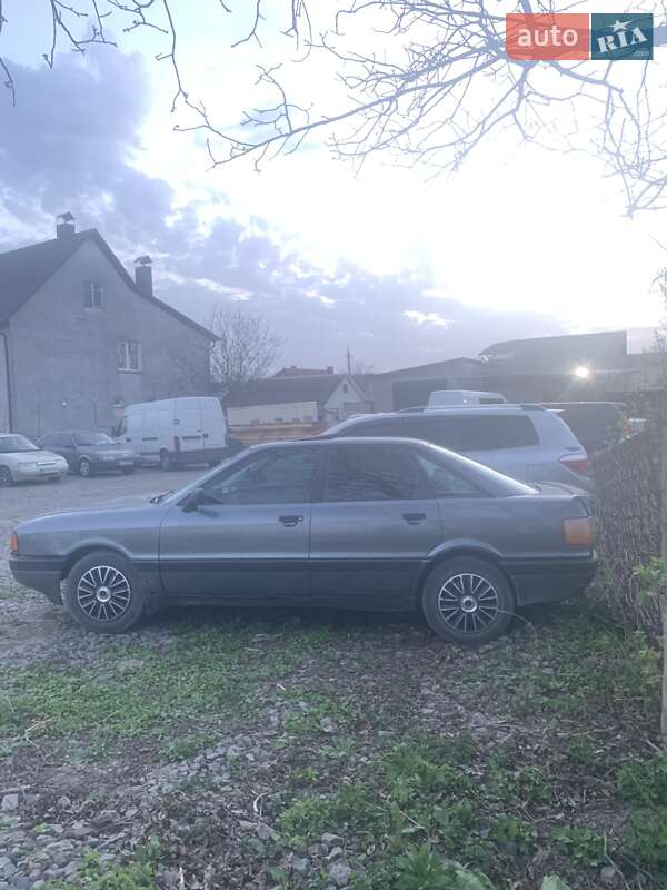 Седан Audi 80 1990 в Кременці