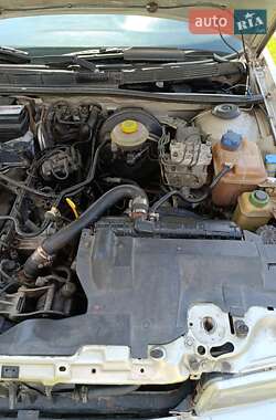 Седан Audi 80 1993 в 