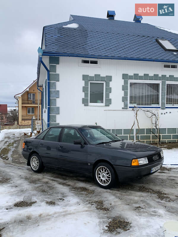 Седан Audi 80 1988 в Косові