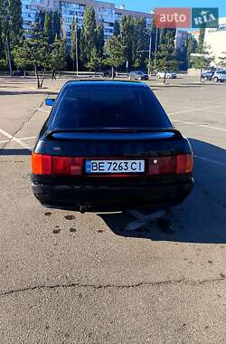 Седан Audi 80 1990 в 