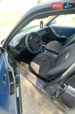 Седан Audi 80 1990 в 