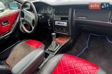 Седан Audi 80 1990 в 