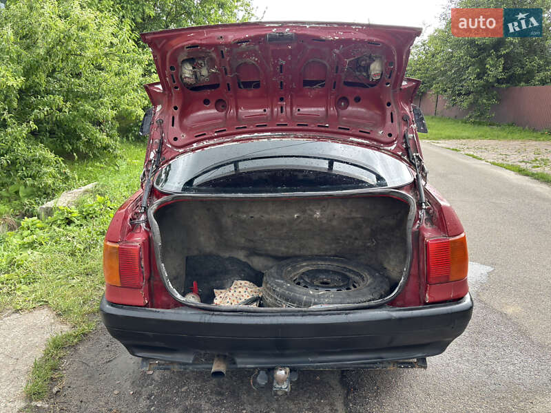 Седан Audi 80 1987 в Макарове