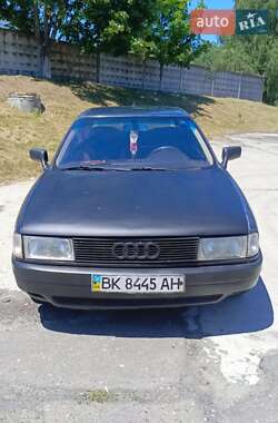 Седан Audi 80 1988 в Вараші