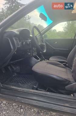 Седан Audi 80 1990 в 
