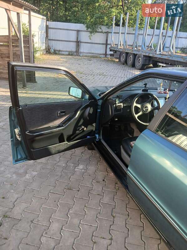 Седан Audi 80 1992 в Ровно
