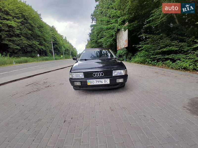 Седан Audi 80 1987 в Кременце
