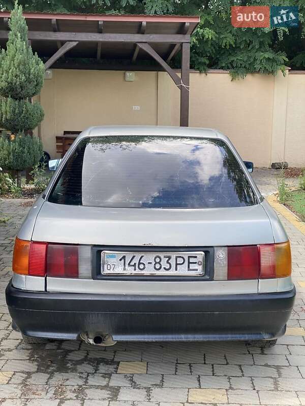 Седан Audi 80 1986 в Берегово