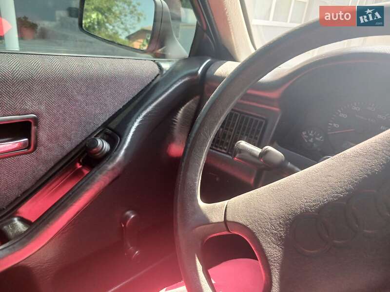 Седан Audi 80 1991 в Монастыриске