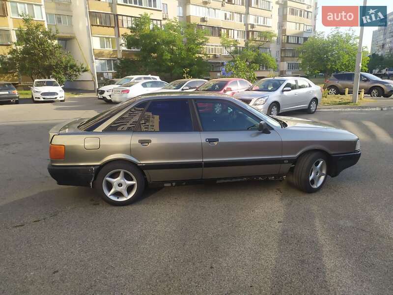 Седан Audi 80 1990 в Киеве