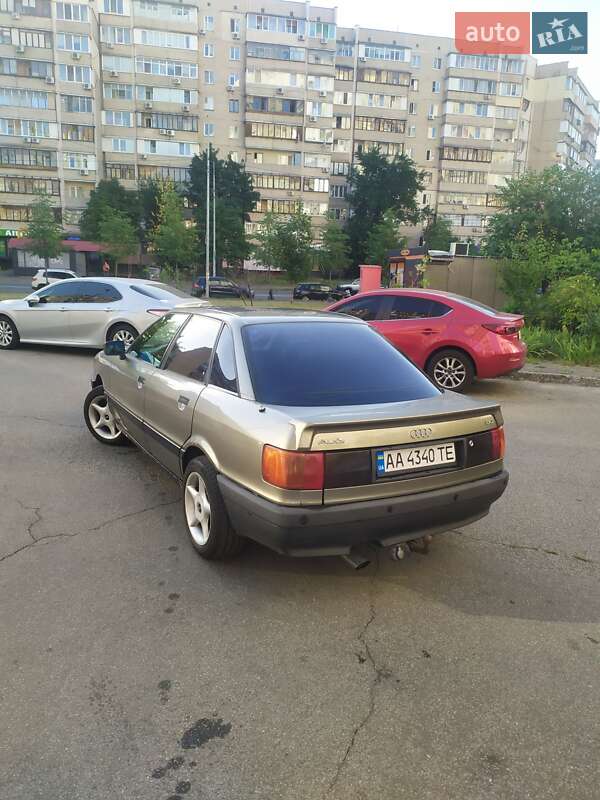 Седан Audi 80 1990 в Киеве