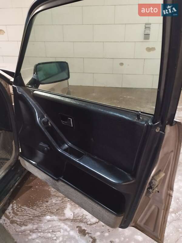 Седан Audi 80 1988 в Дружбе фото 13 Седан Audi 80 1988 в Дружбе