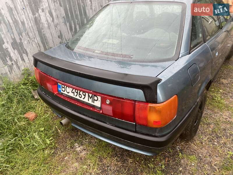 Седан Audi 80 1989 в Обаве