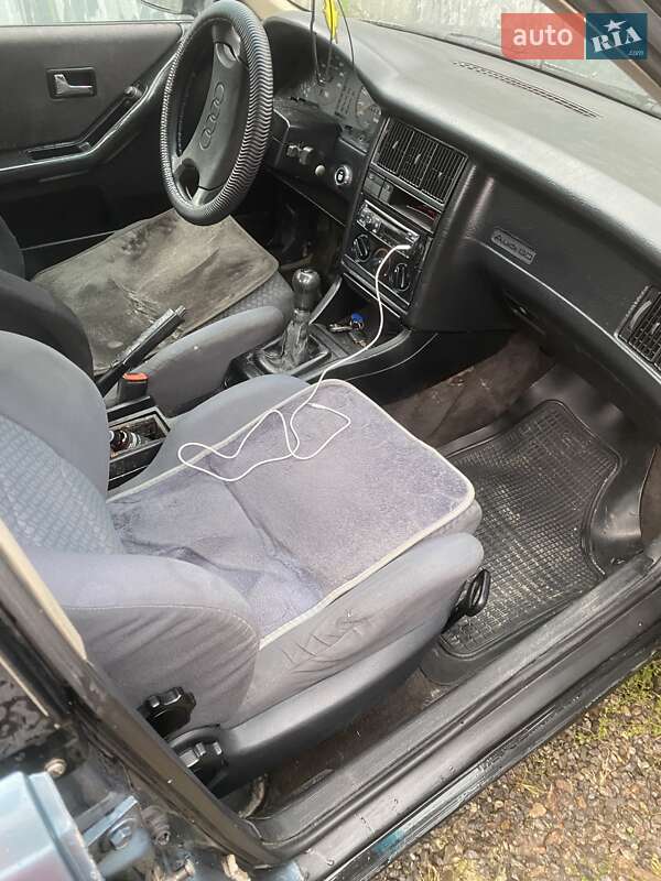 Седан Audi 80 1989 в Обаве