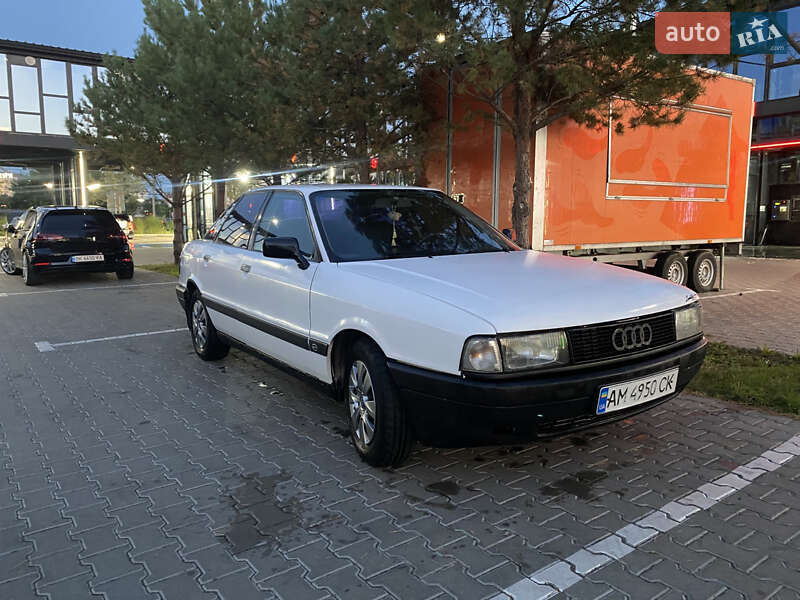 Седан Audi 80 1988 в Ровно