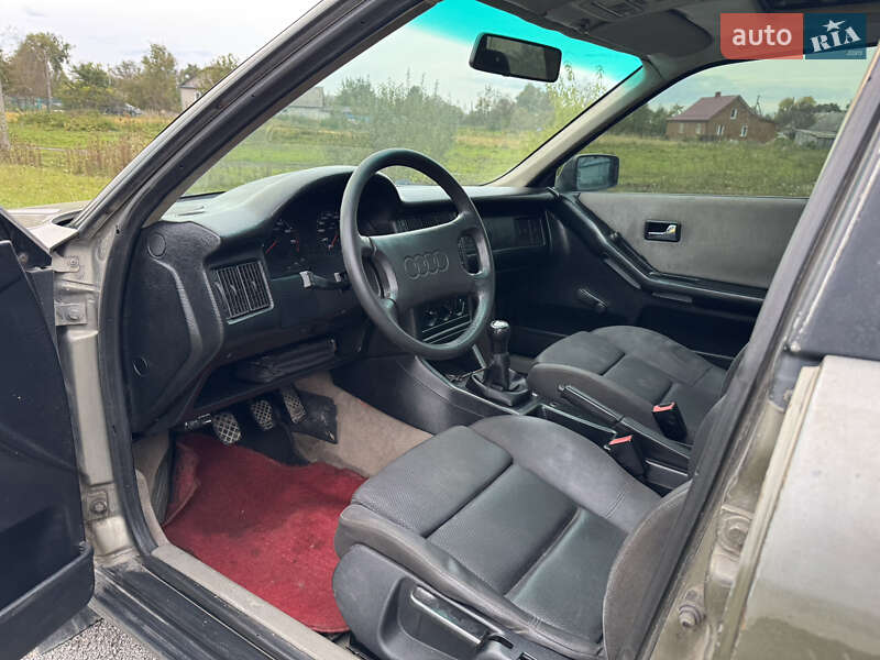 Седан Audi 80 1988 в Кореці