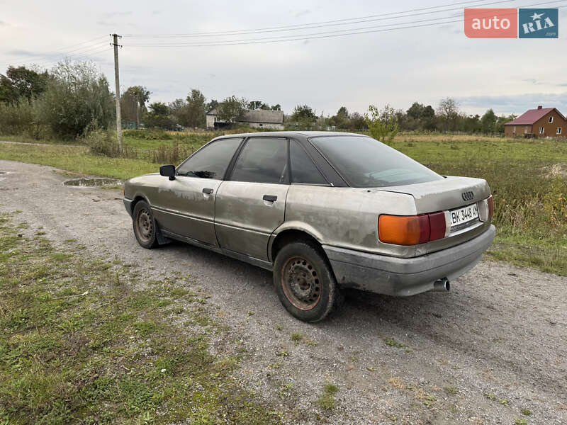 Седан Audi 80 1988 в Кореці