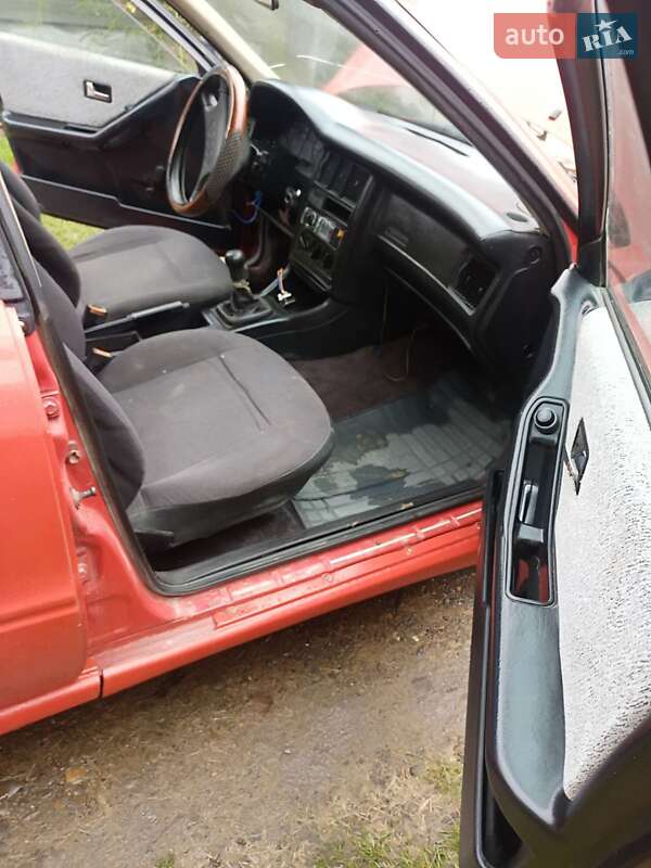 Седан Audi 80 1987 в Черновцах