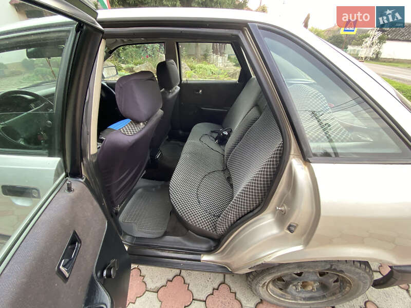 Седан Audi 80 1989 в Береговому