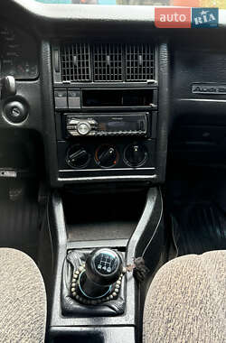 Седан Audi 80 1992 в 