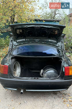 Седан Audi 80 1992 в 