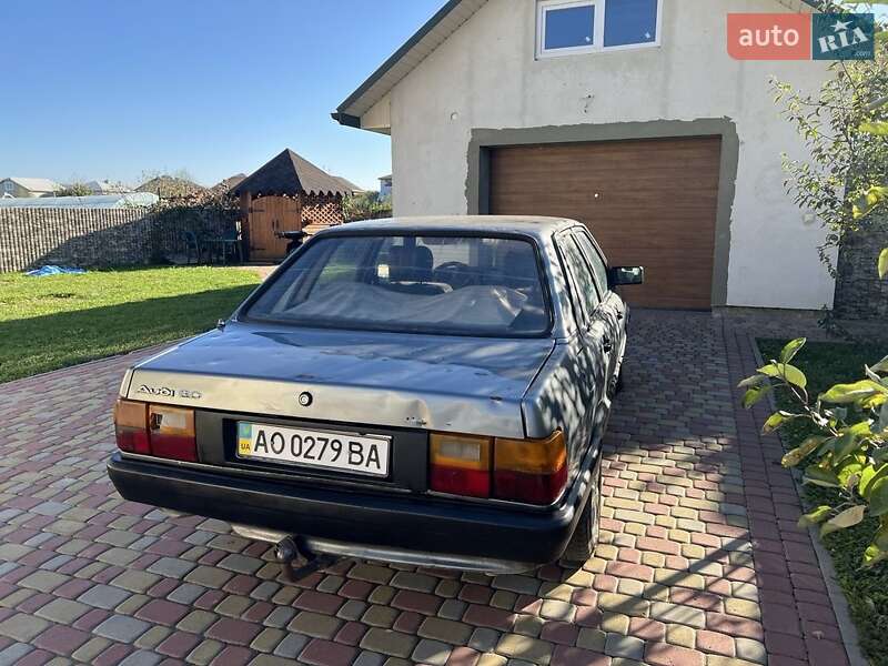 Седан Audi 80 1986 в Тысменице