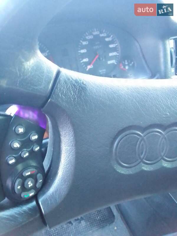 Седан Audi 80 1992 в Підволочиську