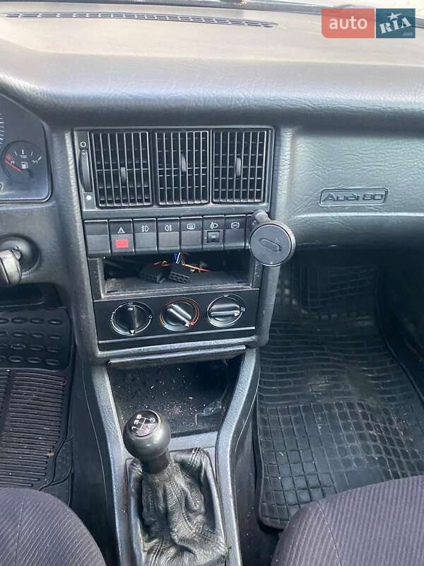 Седан Audi 80 1992 в Умани фото 3 Седан Audi 80 1992 в Умани