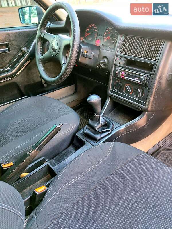 Седан Audi 80 1988 в Тростянце