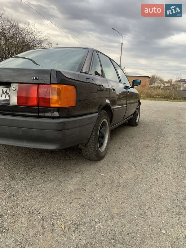 Седан Audi 80 1989 в Бучаче