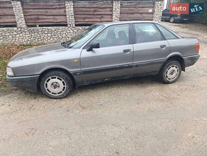 Седан Audi 80 1989 в Кременці