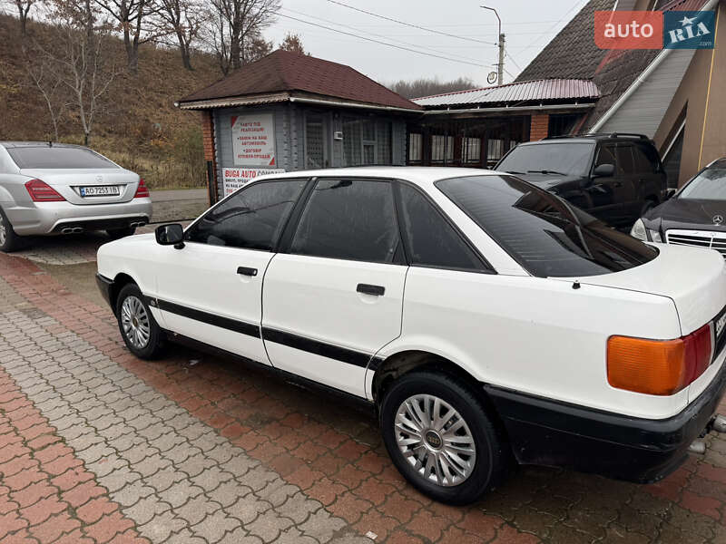 Седан Audi 80 1988 в Тересве