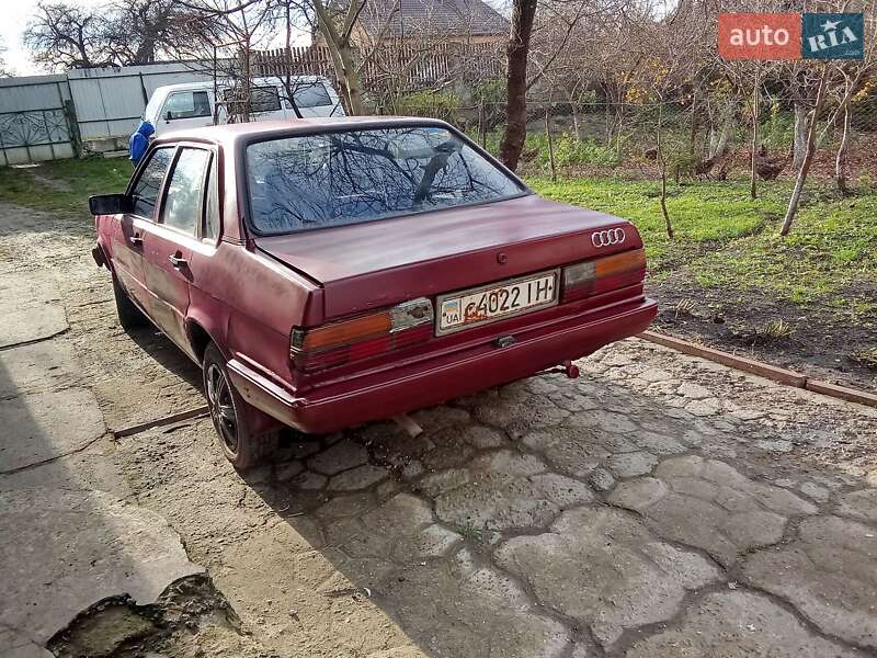 Седан Audi 80 1982 в Буске