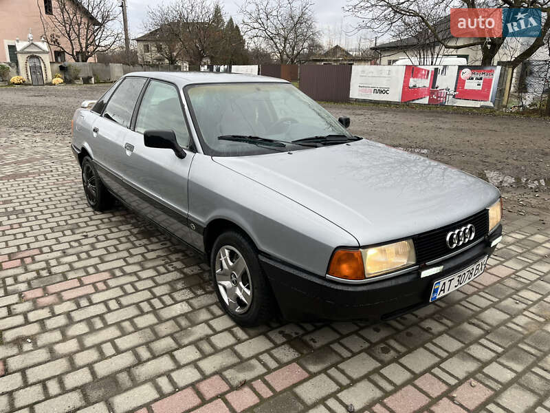 Седан Audi 80 1987 в Косове