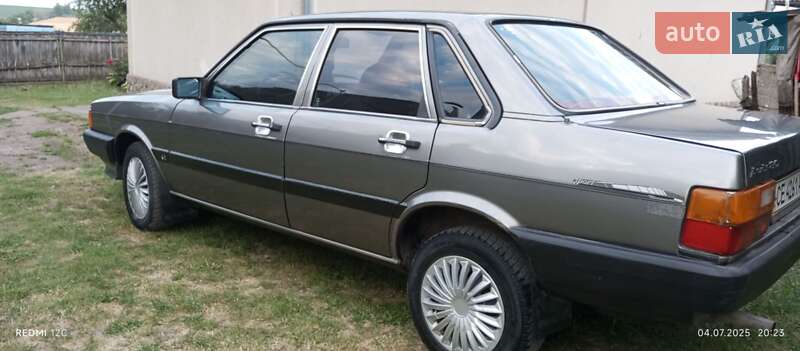 Седан Audi 80 1986 в Кельменцях