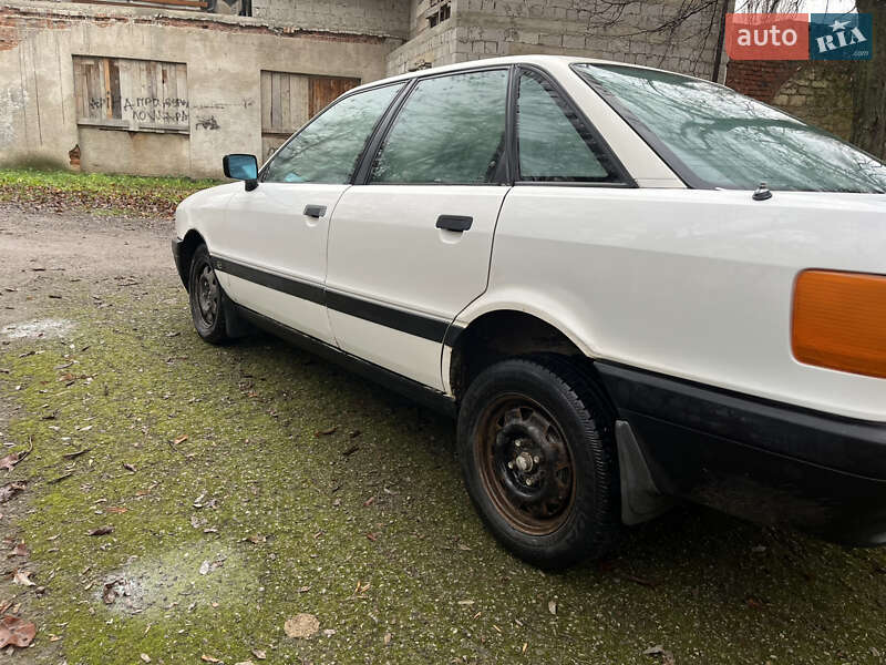 Седан Audi 80 1987 в Хотине
