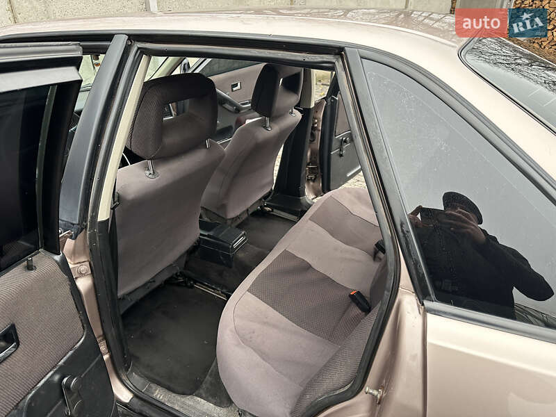 Седан Audi 80 1989 в Хороле