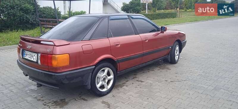 Седан Audi 80 1988 в Черновцах