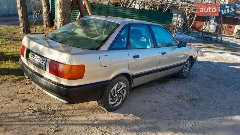 Седан Audi 80 1987 в Кременце