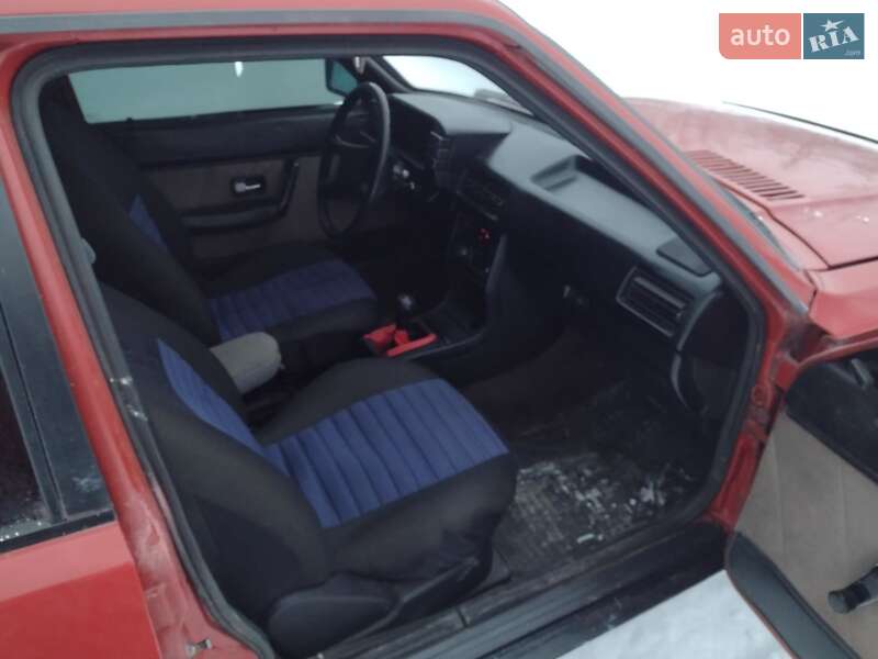 Седан Audi 80 1986 в Виноградове