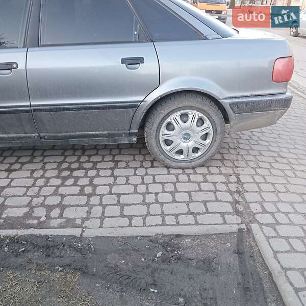 Седан Audi 80 1994 в Жовкве