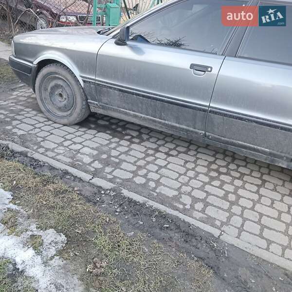 Седан Audi 80 1994 в Жовкве
