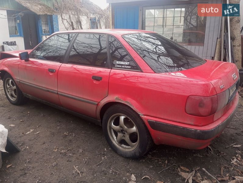 Седан Audi 80 1988 в Новых Петровцах