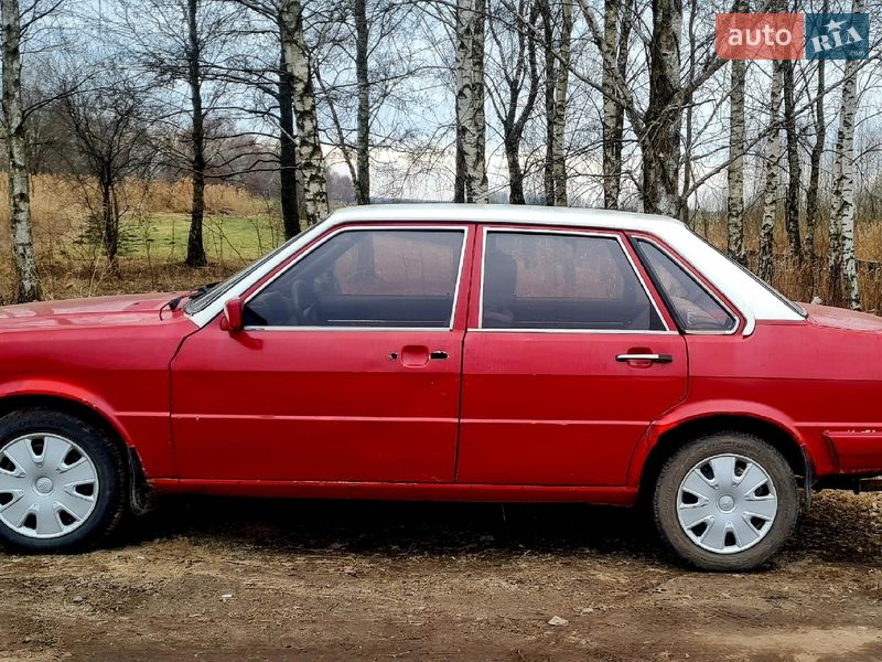 Седан Audi 80 1981 в Ратному