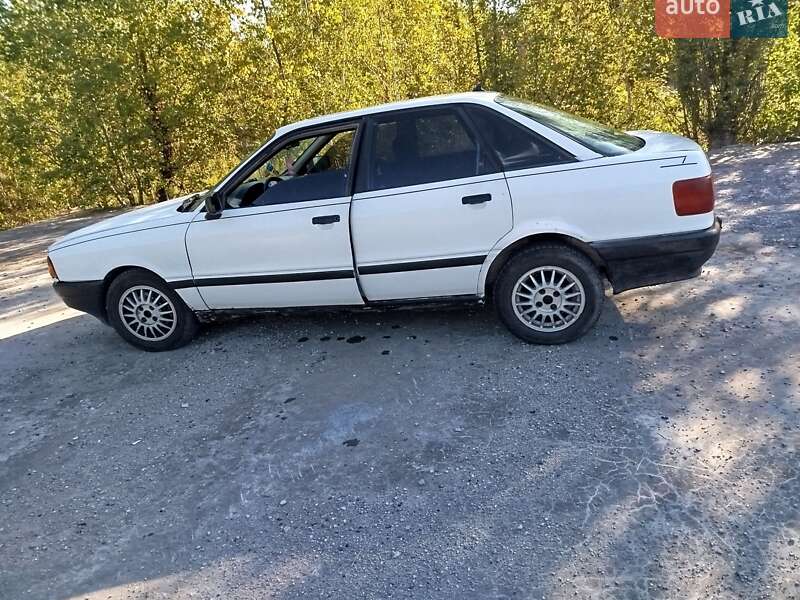 Седан Audi 80 1988 в Барановке