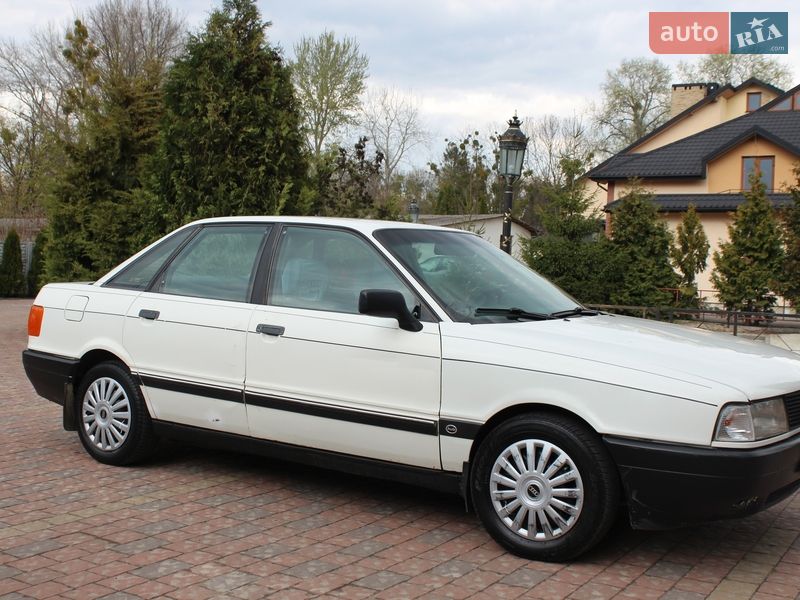 Седан Audi 80 1987 в Жовкве