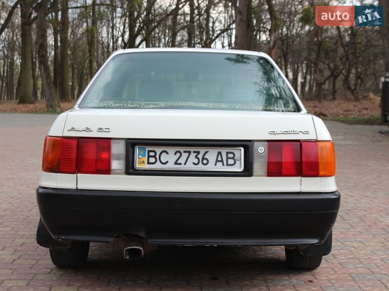 Седан Audi 80 1987 в Жовкве