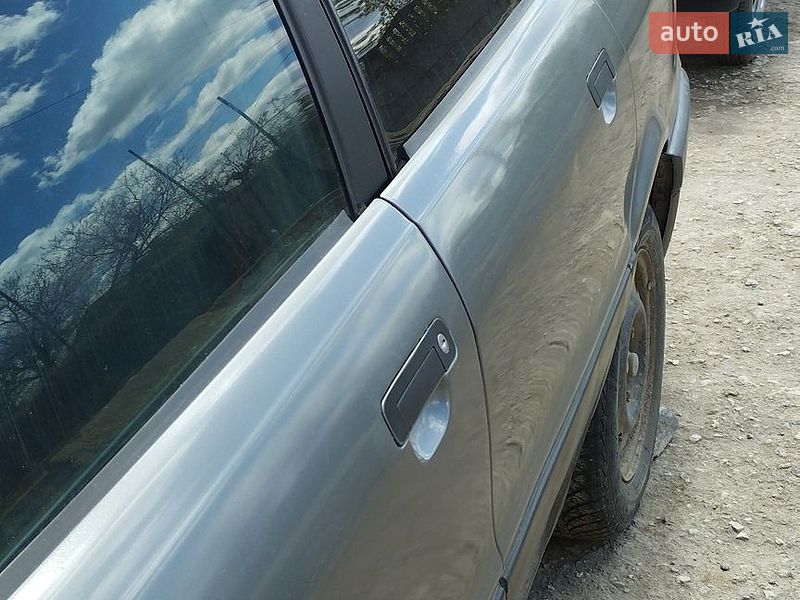 Седан Audi 80 1987 в Томаківці