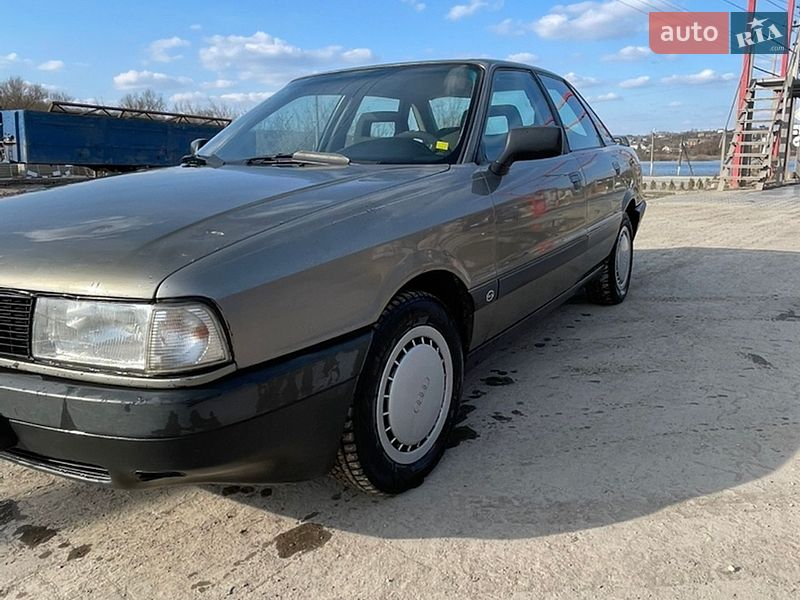 Седан Audi 80 1989 в Городке