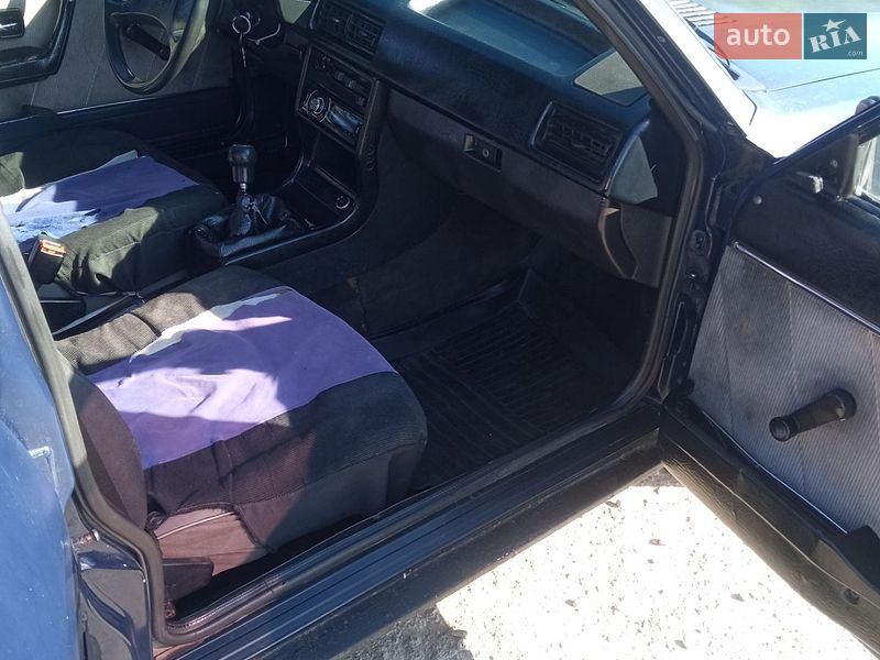 Седан Audi 80 1985 в Виноградові